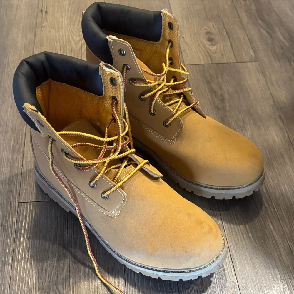 Ozark Trail Men's Yellow and Black Boots. 13. Like New!! - Picture 1 of 6